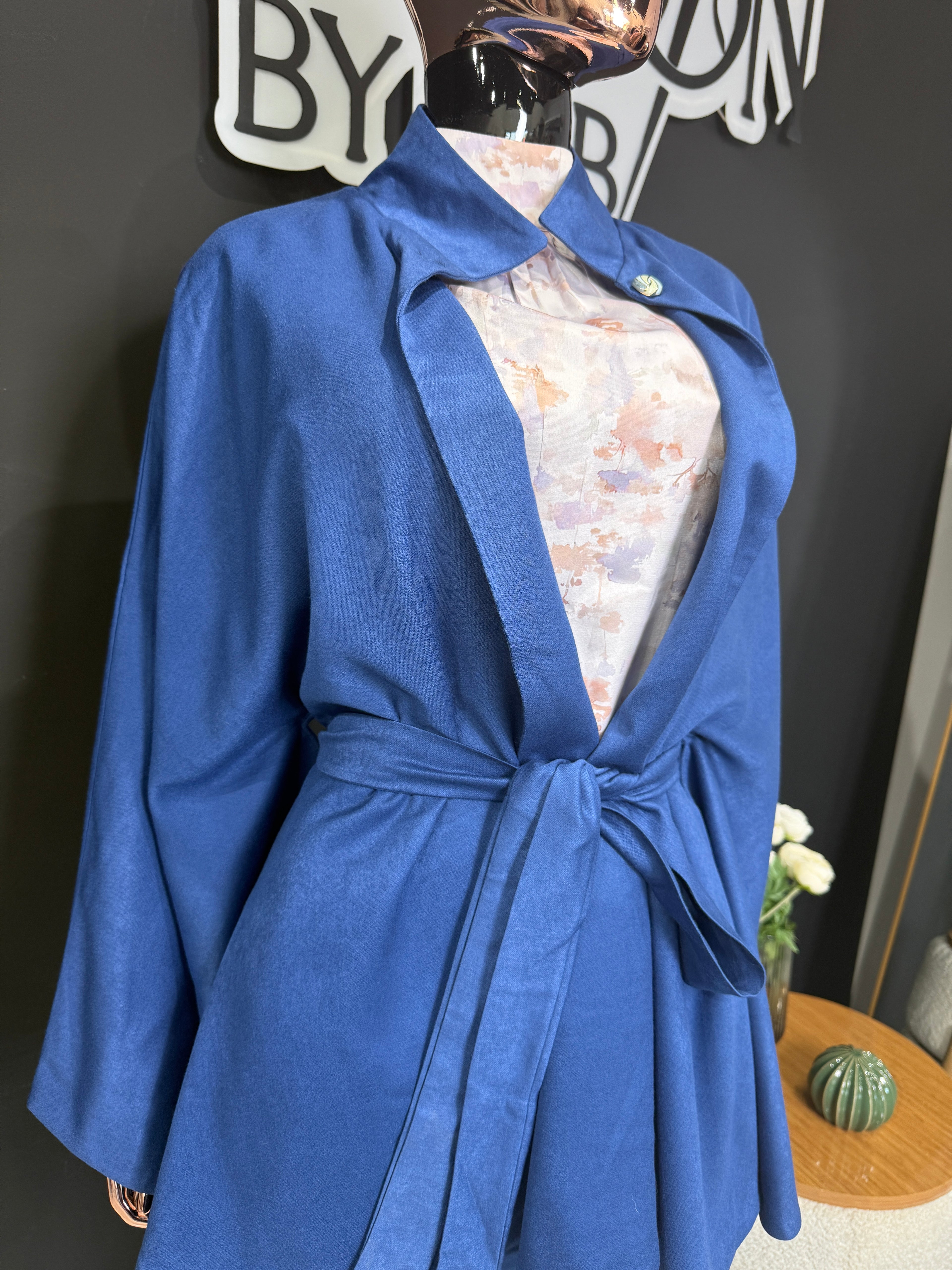 ECLIPSE CAPE